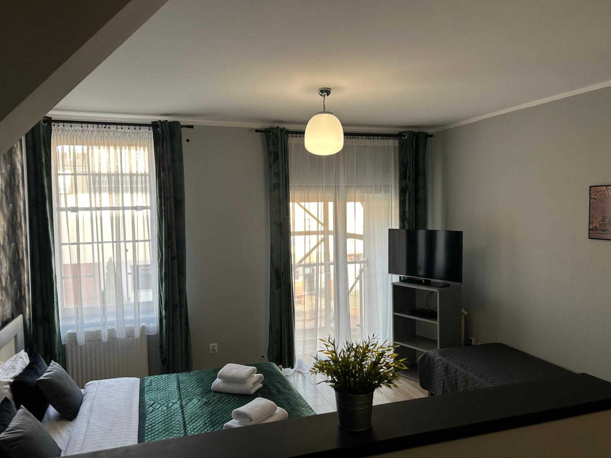 H-T-L Apartamenty Junior Nowa Sol Luaran gambar