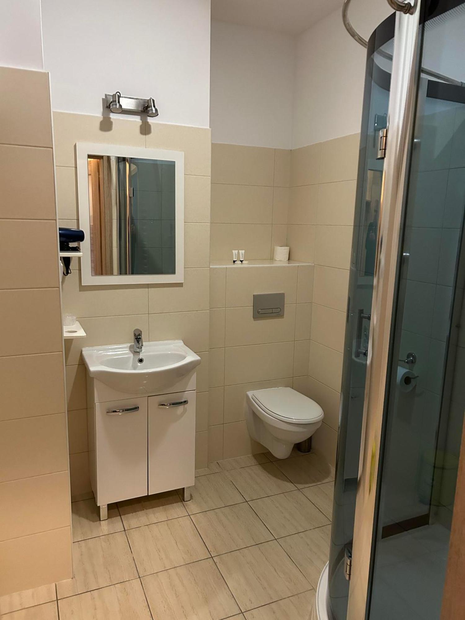 H-T-L Apartamenty Junior Nowa Sol Luaran gambar