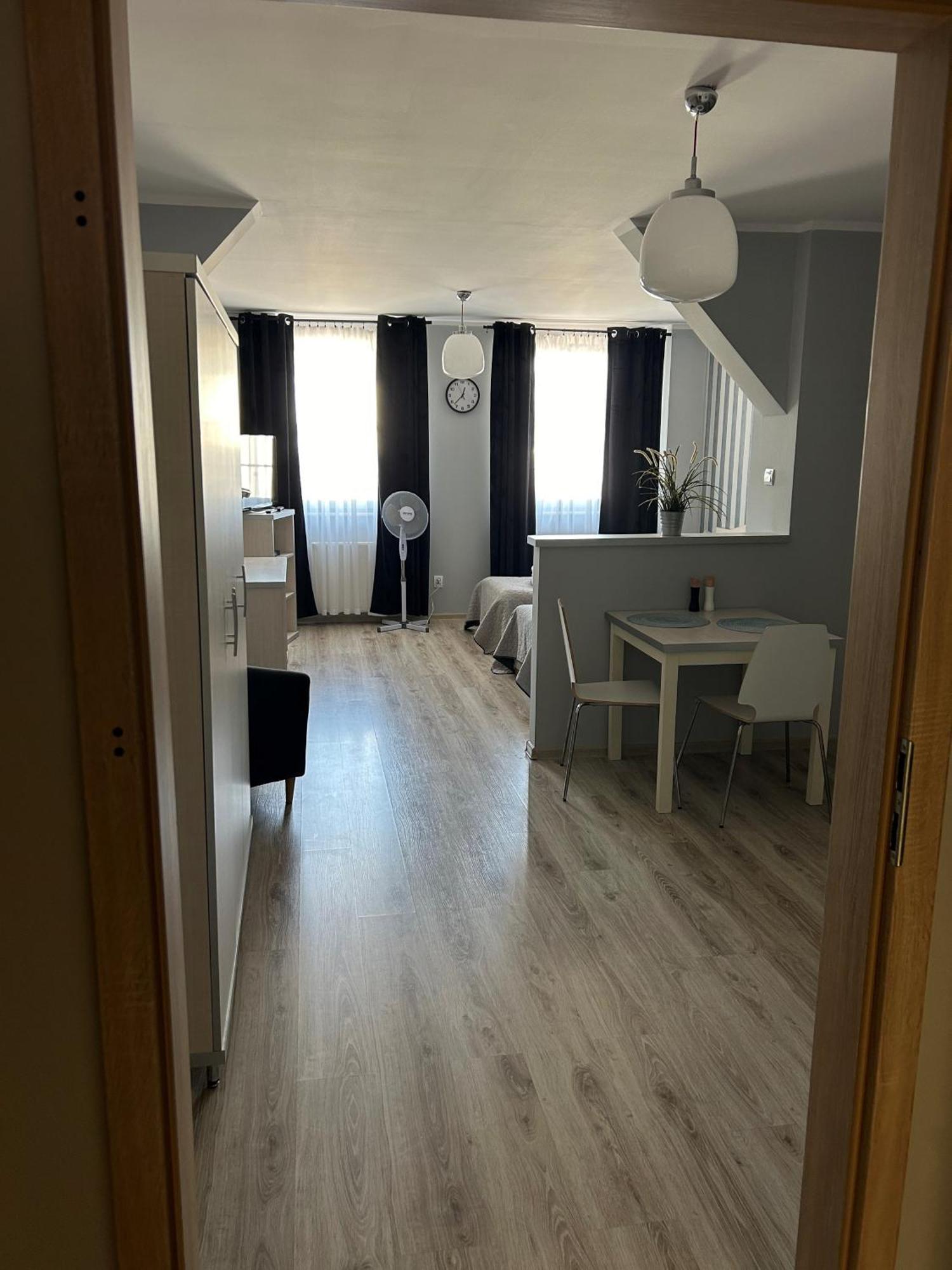 H-T-L Apartamenty Junior Nowa Sol Luaran gambar